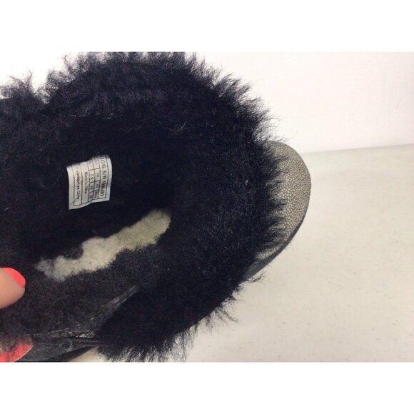 UGG Australia Classic Short Boots Womens 9 - Picture 4 of 7